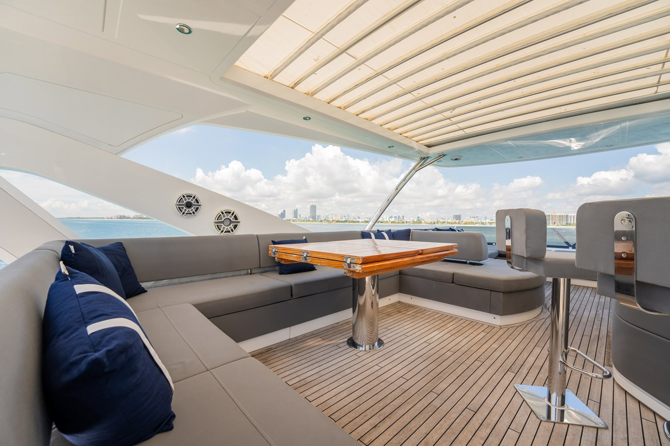 https://arconyachts.ams3.digitaloceanspaces.com/92179/conversions/large_4800226-optimize.jpg