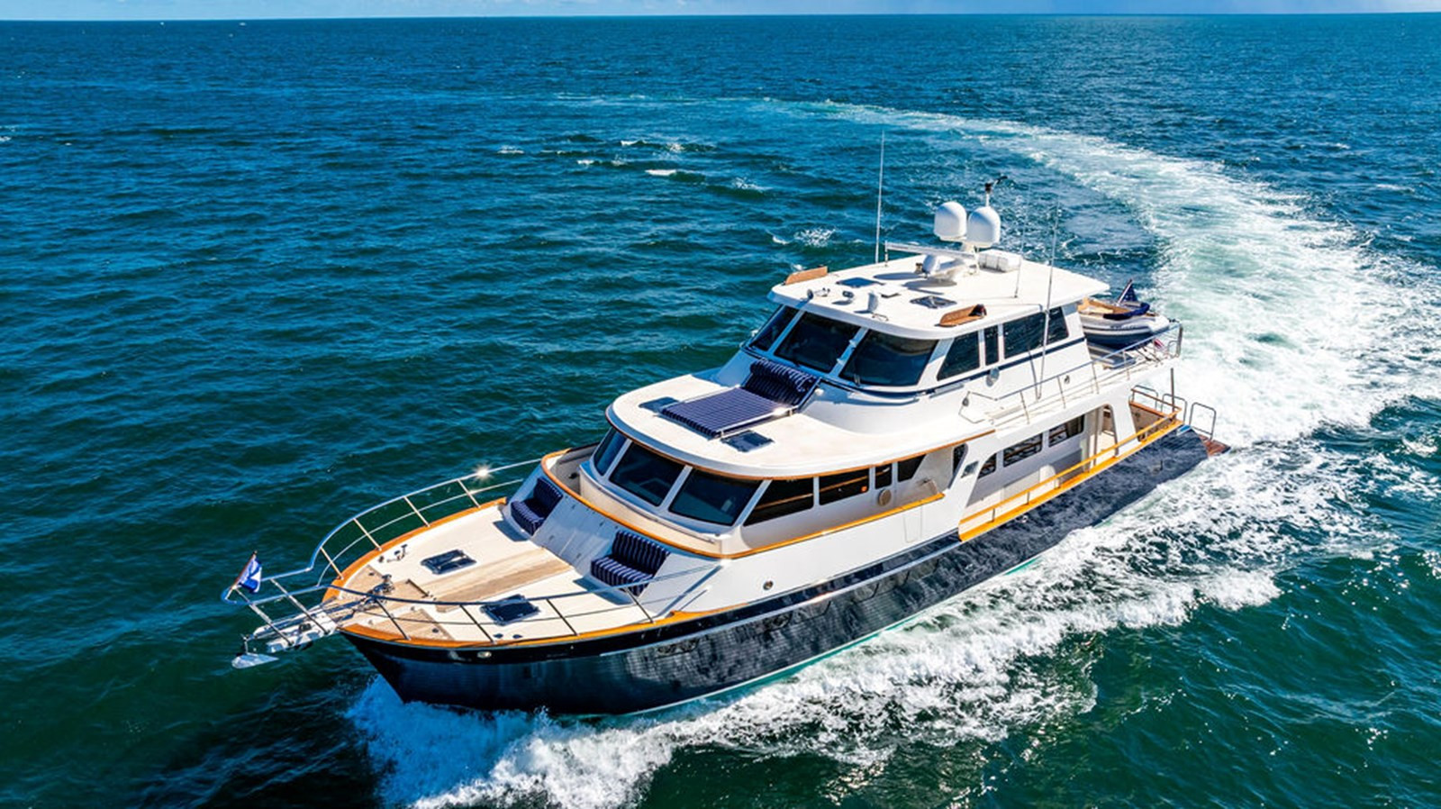 https://arconyachts.ams3.digitaloceanspaces.com/92199/conversions/large_4856000-optimize.jpg