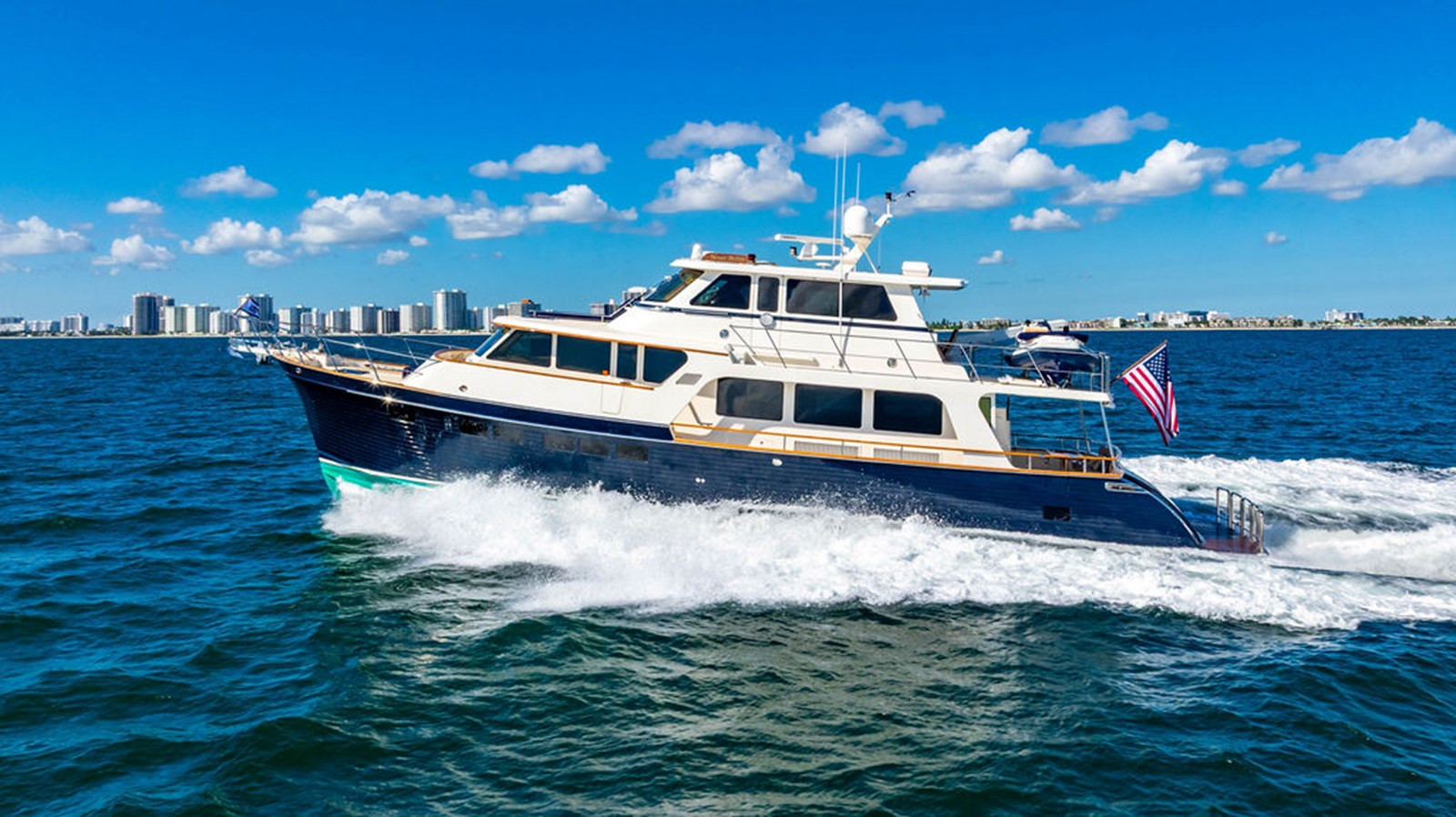 https://arconyachts.ams3.digitaloceanspaces.com/92231/conversions/large_4856011-optimize.jpg