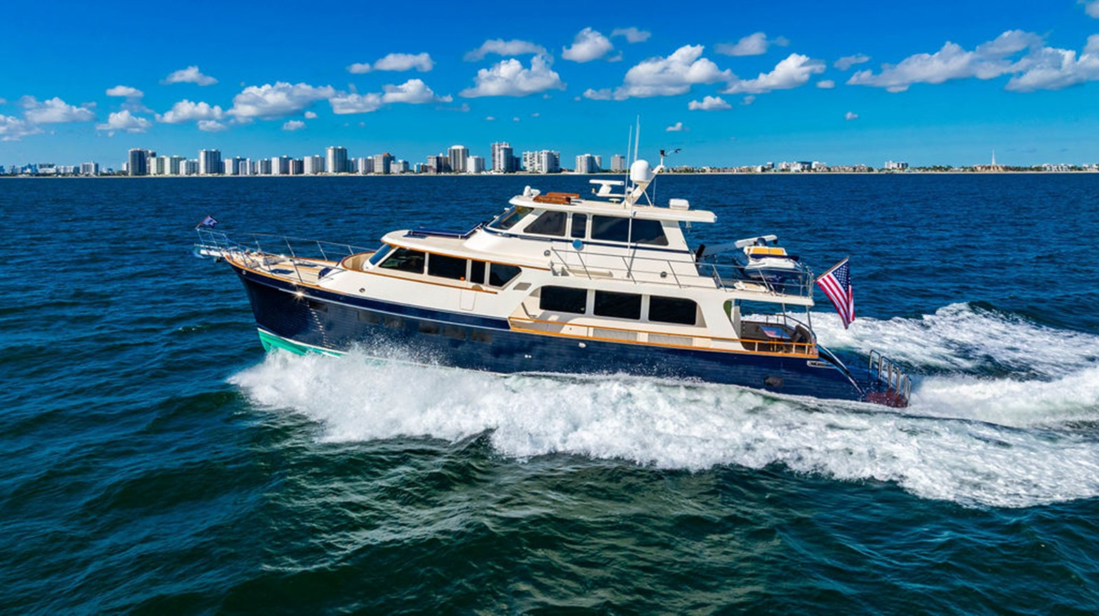 https://arconyachts.ams3.digitaloceanspaces.com/92234/conversions/large_4856012-optimize.jpg