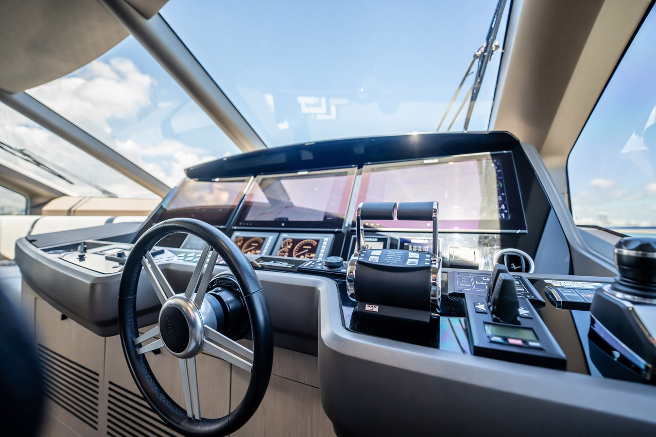 https://arconyachts.ams3.digitaloceanspaces.com/92254/conversions/large_4800252-optimize.jpg