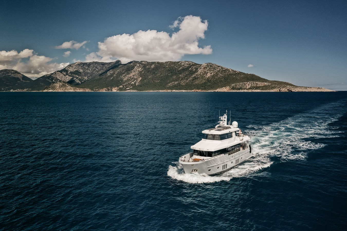https://arconyachts.ams3.digitaloceanspaces.com/92312/conversions/large_4525529-optimize.jpg