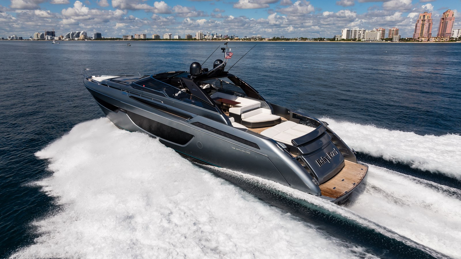 https://arconyachts.ams3.digitaloceanspaces.com/92344/conversions/large_4231194-optimize.jpg