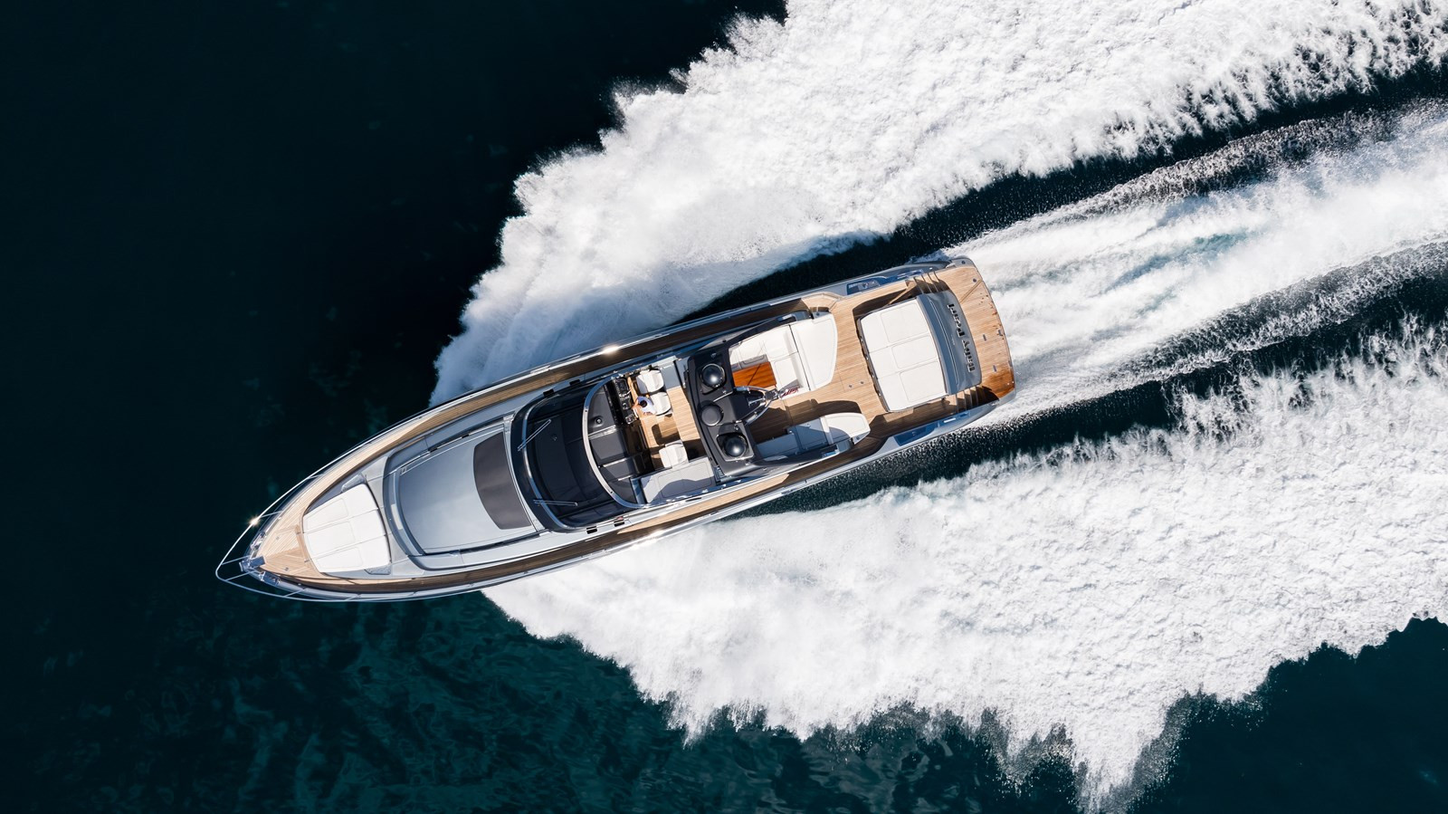 https://arconyachts.ams3.digitaloceanspaces.com/92356/conversions/large_4231201-optimize.jpg