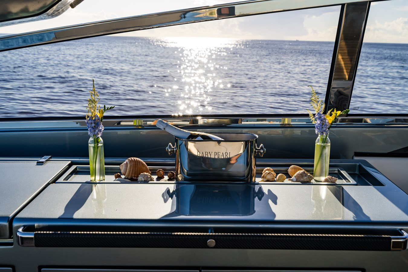 https://arconyachts.ams3.digitaloceanspaces.com/92448/conversions/large_4232858-optimize.jpg