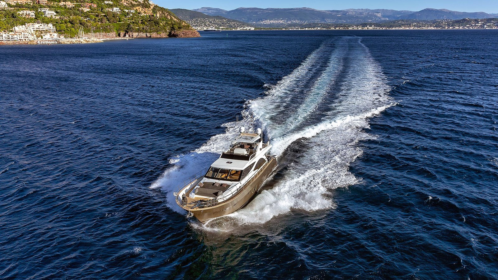 https://arconyachts.ams3.digitaloceanspaces.com/92450/conversions/large_3320277-optimize.jpg