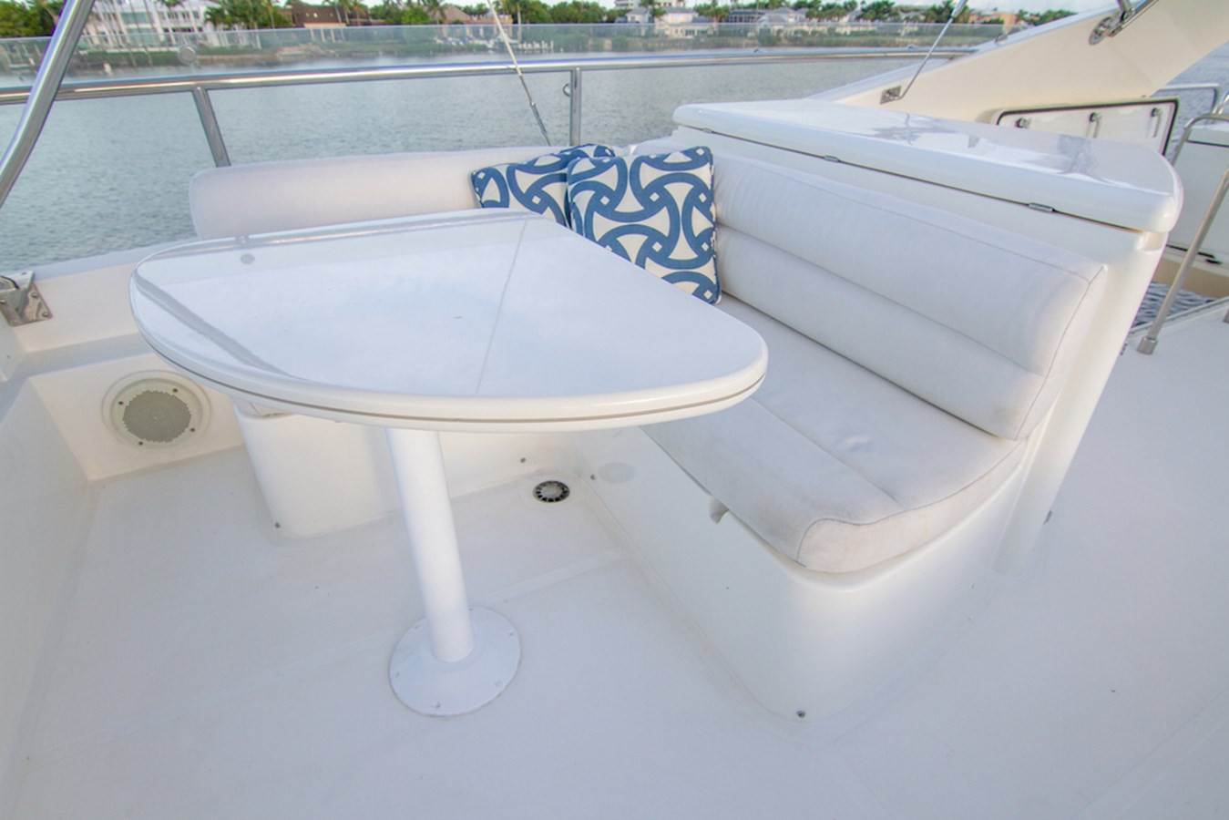 https://arconyachts.ams3.digitaloceanspaces.com/92626/conversions/large_3016327-optimize.jpg