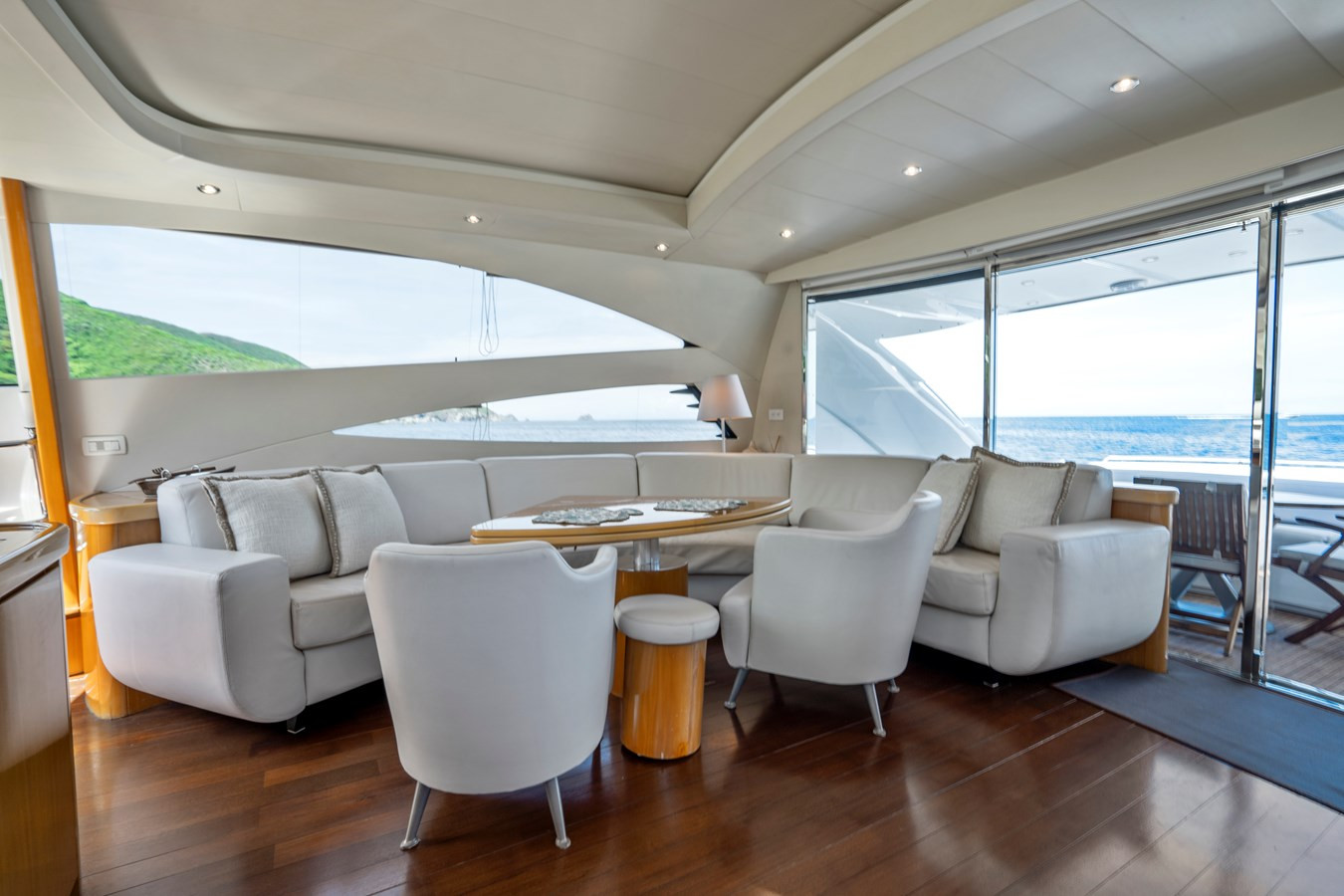 https://arconyachts.ams3.digitaloceanspaces.com/92630/conversions/large_3771640-optimize.jpg