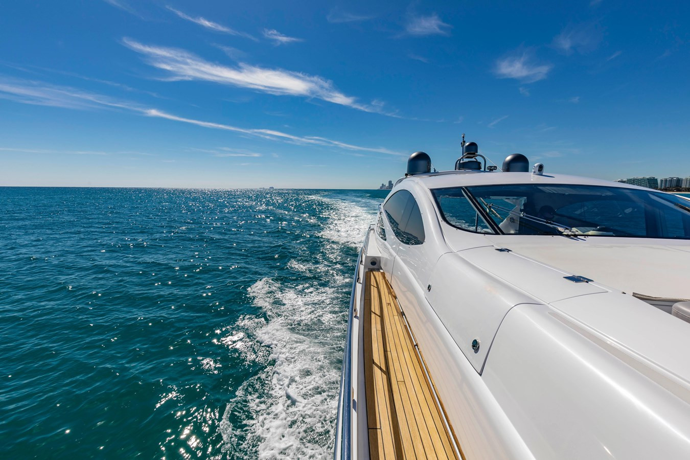 https://arconyachts.ams3.digitaloceanspaces.com/92684/conversions/large_3171932-optimize.jpg