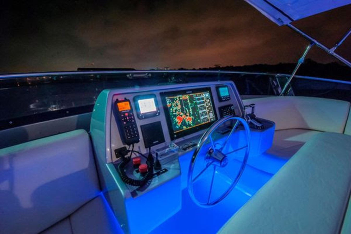https://arconyachts.ams3.digitaloceanspaces.com/92698/conversions/large_3999303-optimize.jpg