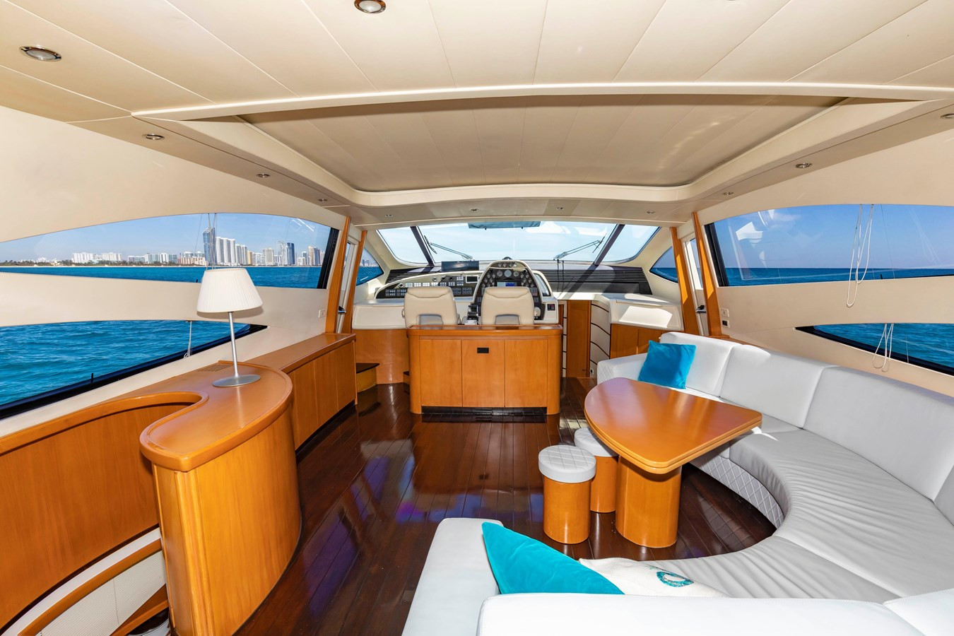 https://arconyachts.ams3.digitaloceanspaces.com/92708/conversions/large_3171940-optimize.jpg