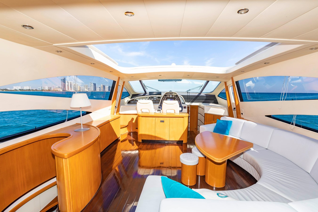 https://arconyachts.ams3.digitaloceanspaces.com/92714/conversions/large_3171942-optimize.jpg