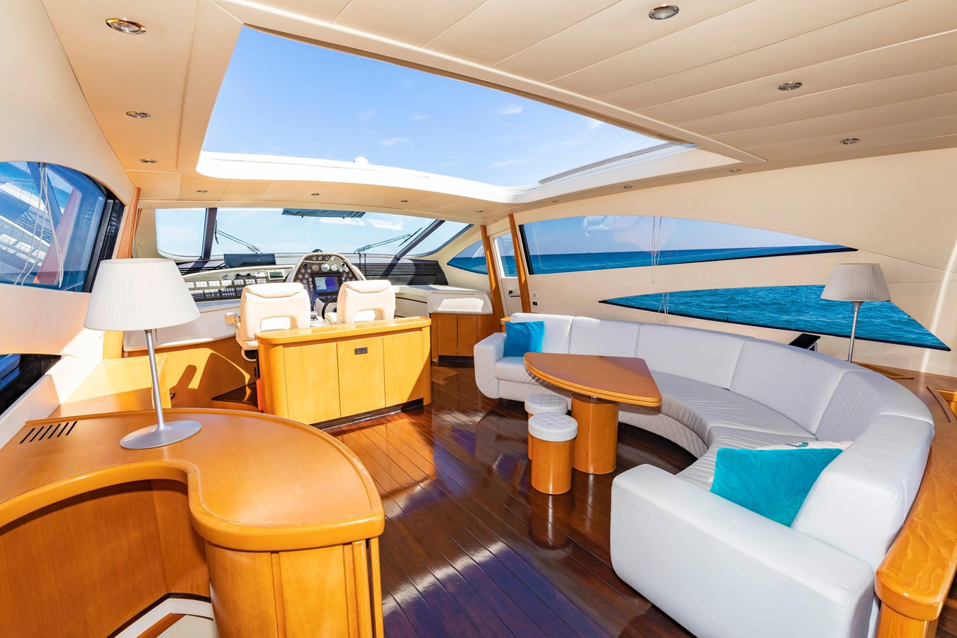 https://arconyachts.ams3.digitaloceanspaces.com/92717/conversions/large_3171943-optimize.jpg