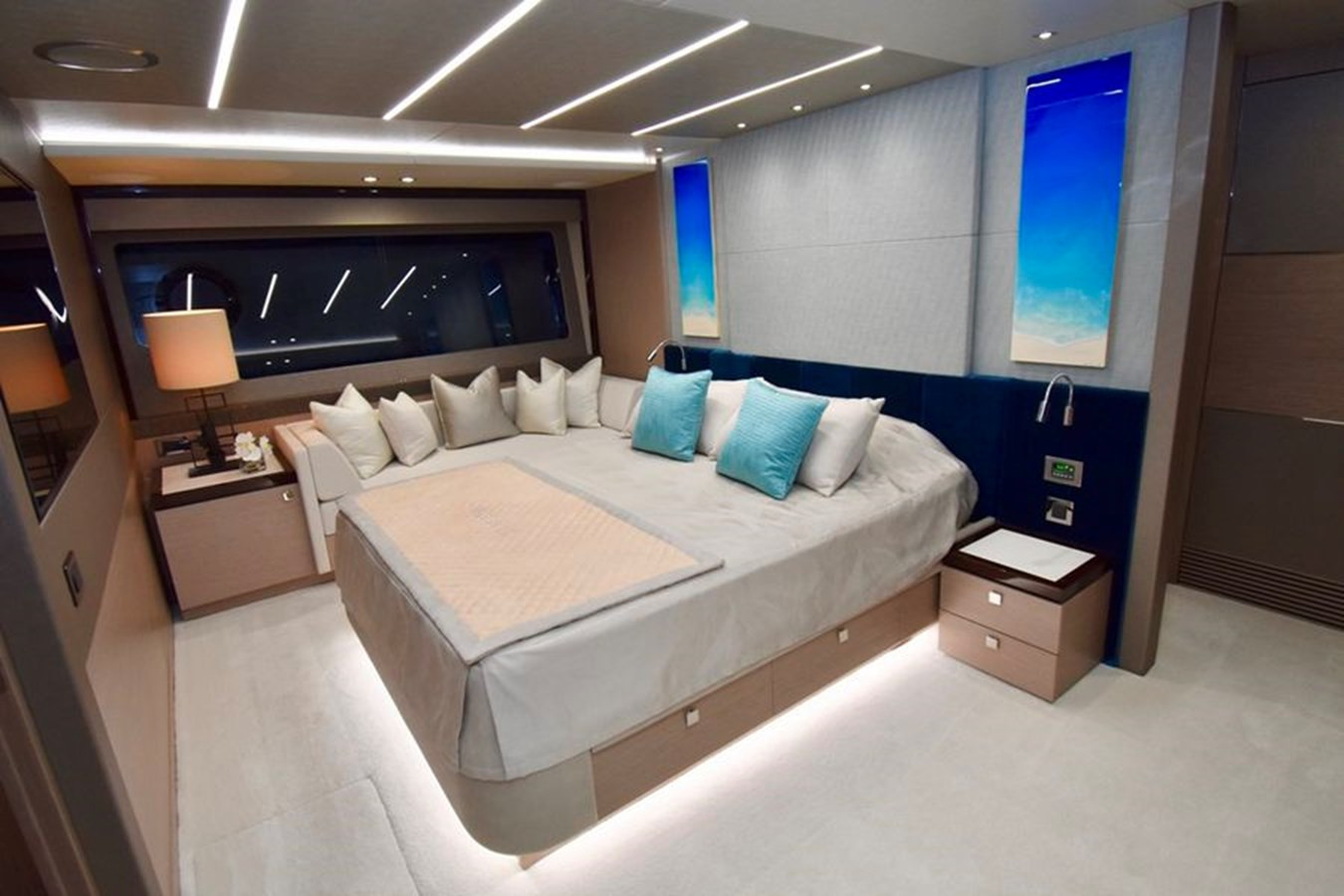 https://arconyachts.ams3.digitaloceanspaces.com/92726/conversions/large_4066508-optimize.jpg