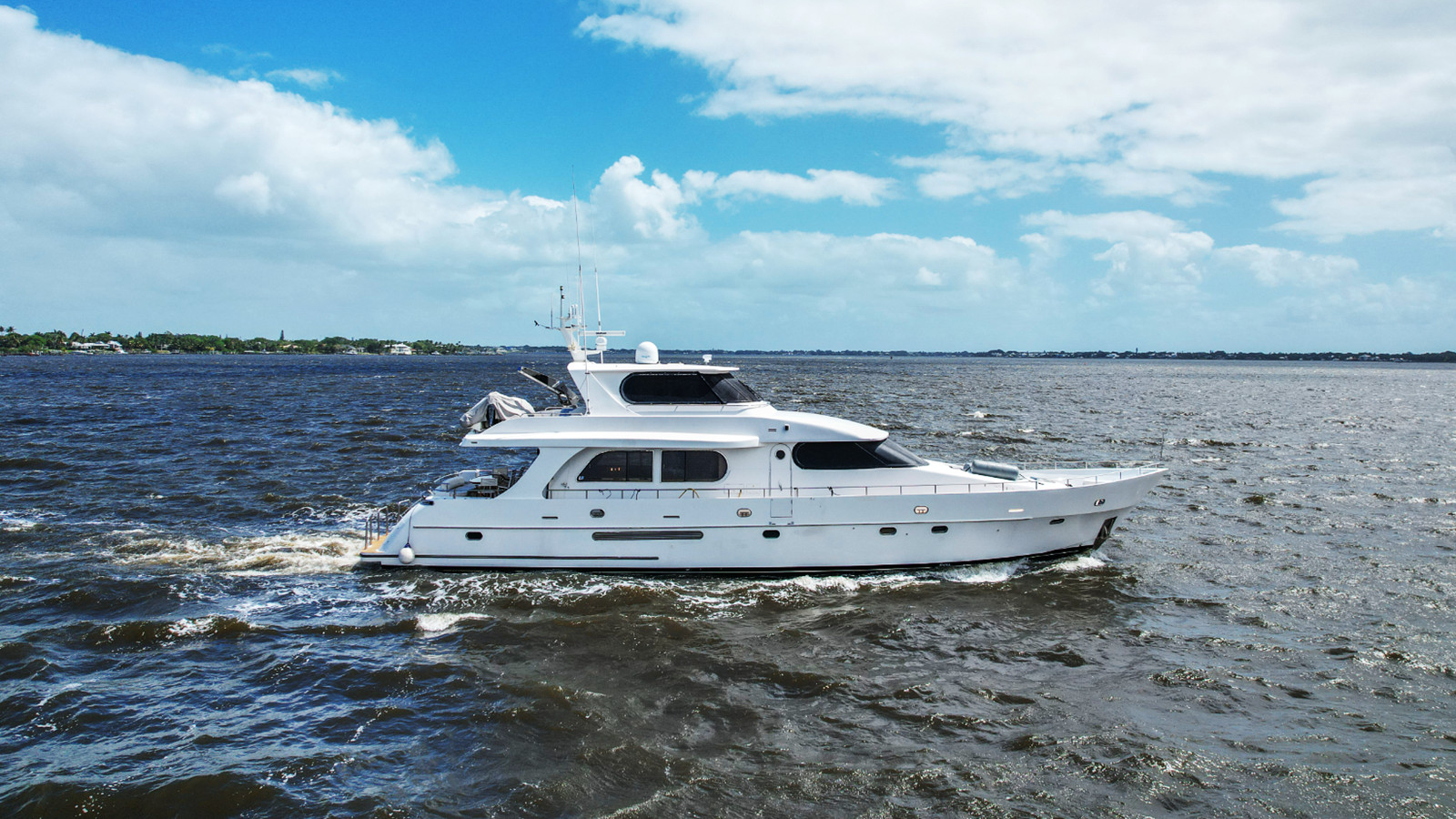 https://arconyachts.ams3.digitaloceanspaces.com/92743/conversions/large_4140269-optimize.jpg