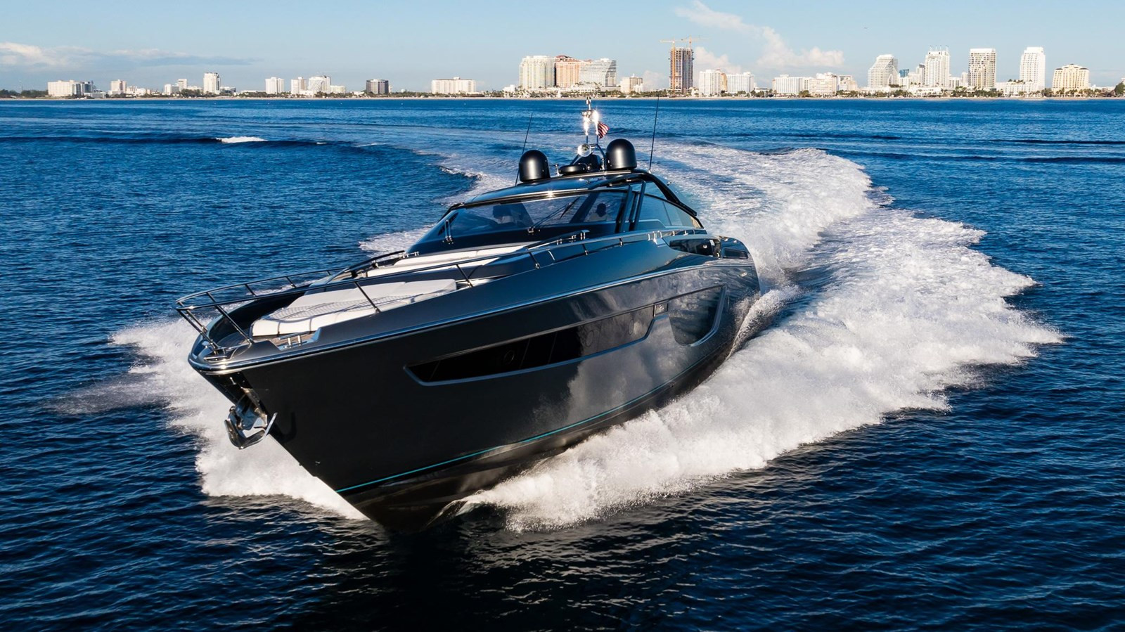 https://arconyachts.ams3.digitaloceanspaces.com/92804/conversions/large_4244133-optimize.jpg