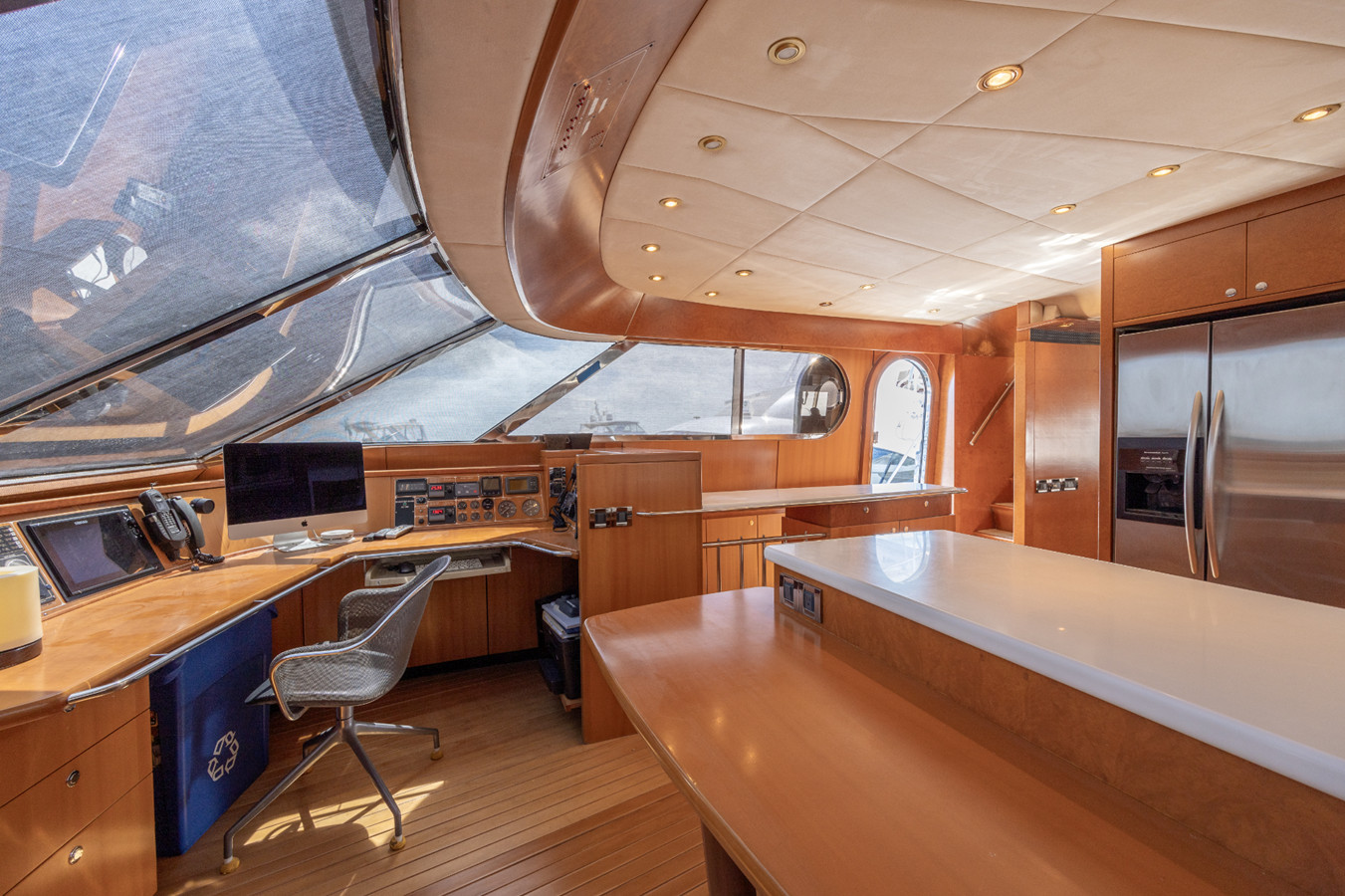 https://arconyachts.ams3.digitaloceanspaces.com/92821/conversions/large_4140290-optimize.jpg