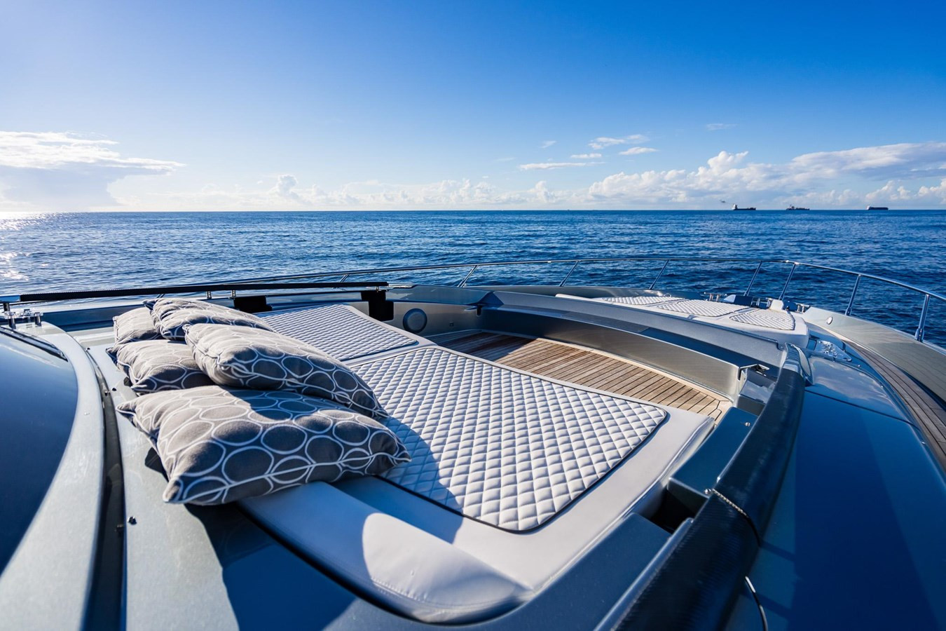 https://arconyachts.ams3.digitaloceanspaces.com/92863/conversions/large_4244155-optimize.jpg