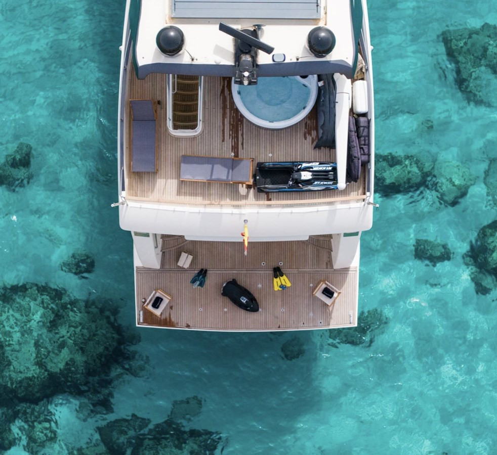 https://arconyachts.ams3.digitaloceanspaces.com/92892/conversions/large_4294807-optimize.jpg