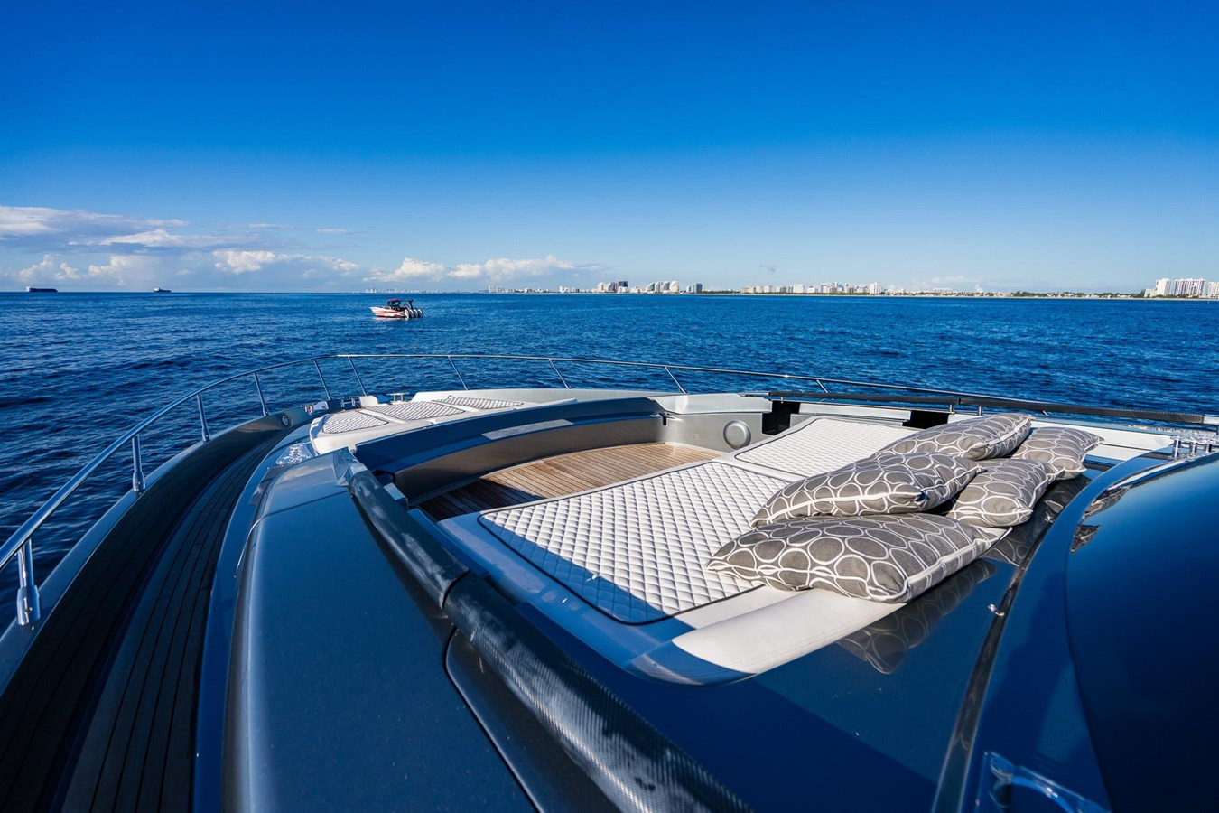 https://arconyachts.ams3.digitaloceanspaces.com/92958/conversions/large_4244189-optimize.jpg