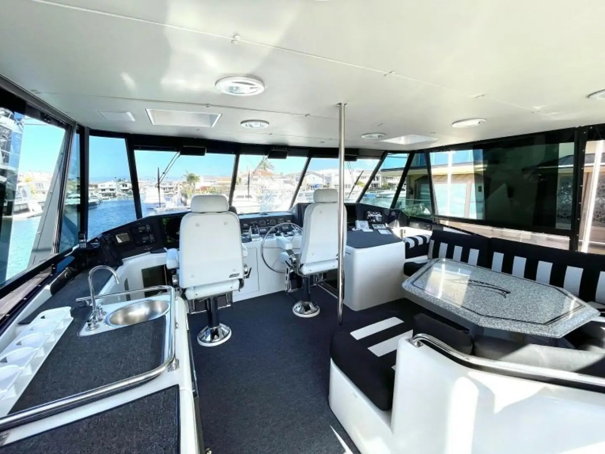 https://arconyachts.ams3.digitaloceanspaces.com/92980/conversions/large_4371495-optimize.jpg