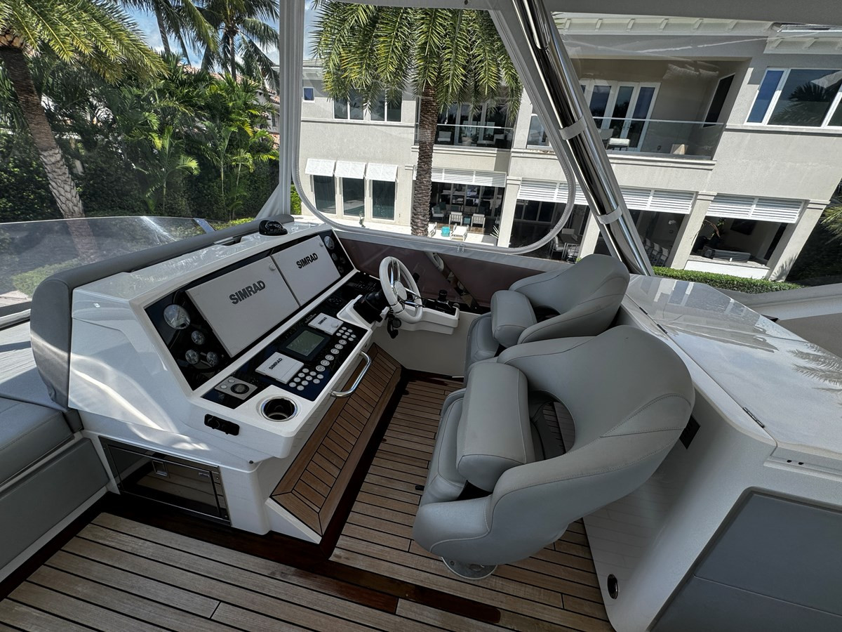 https://arconyachts.ams3.digitaloceanspaces.com/93040/conversions/large_4390622-optimize.jpg