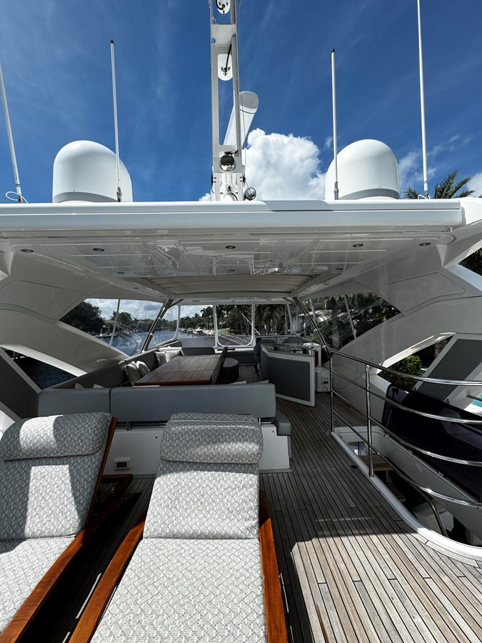 https://arconyachts.ams3.digitaloceanspaces.com/93051/conversions/large_4390627-optimize.jpg