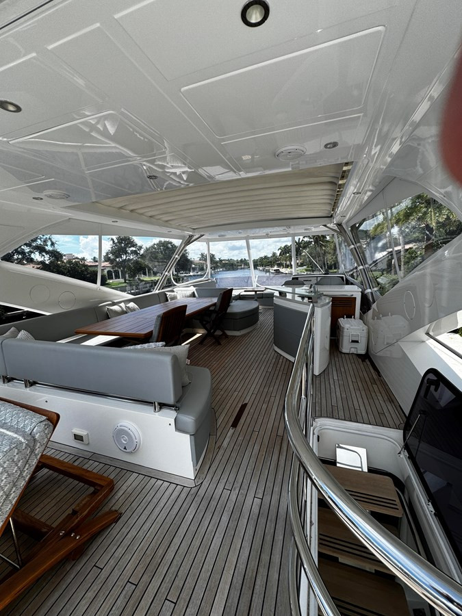 https://arconyachts.ams3.digitaloceanspaces.com/93054/conversions/large_4390628-optimize.jpg