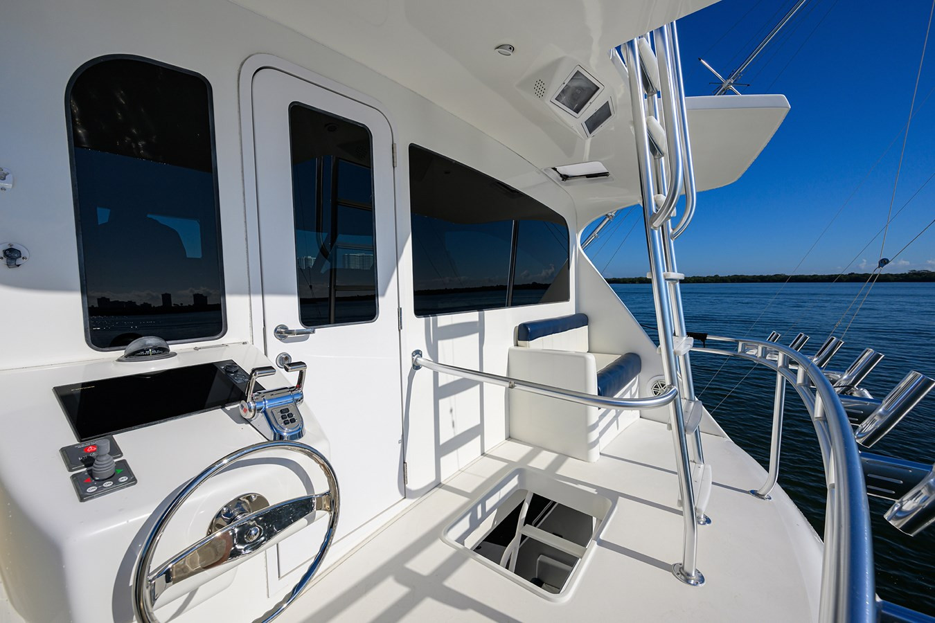 https://arconyachts.ams3.digitaloceanspaces.com/93059/conversions/large_4598387-optimize.jpg