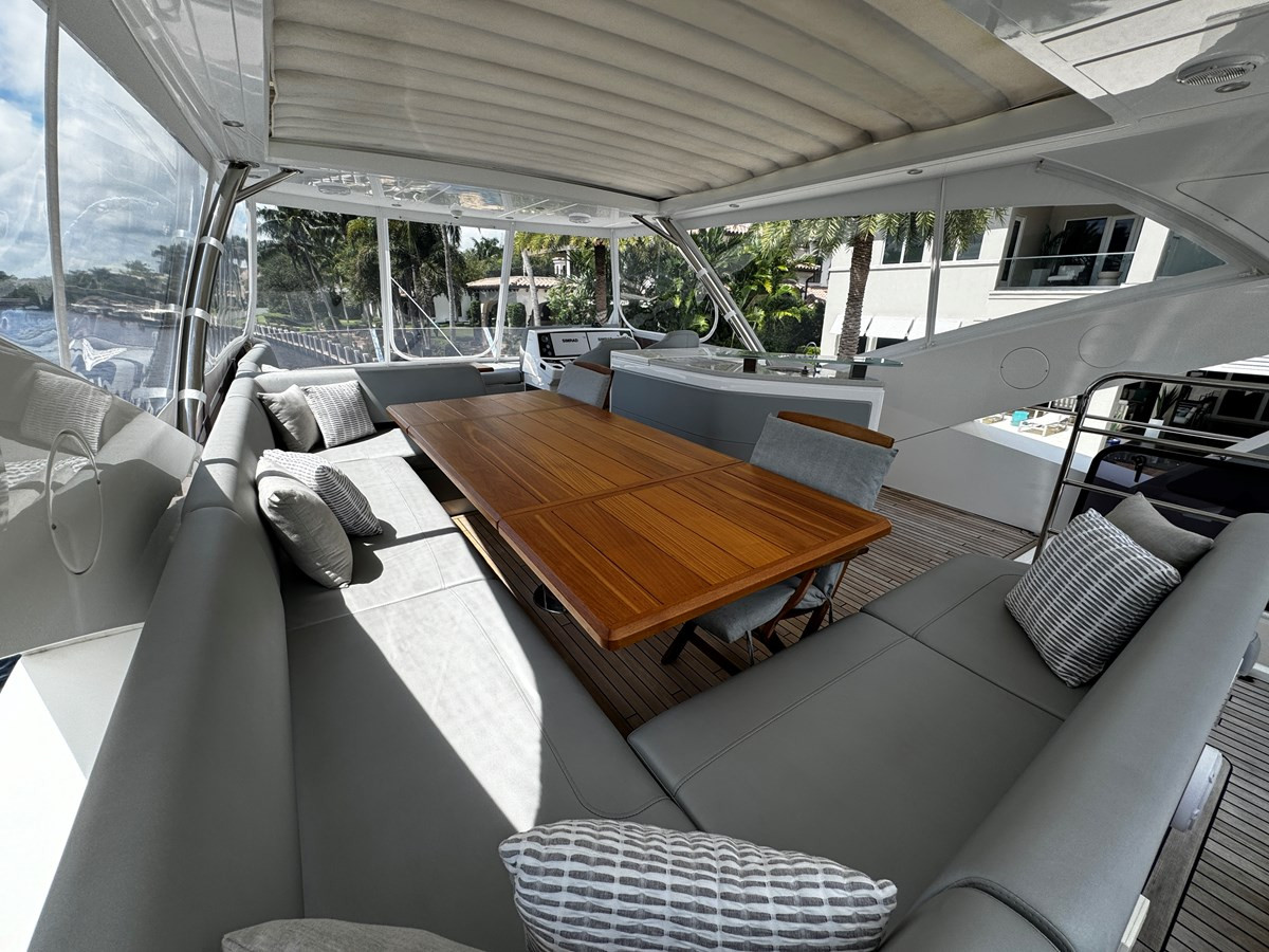 https://arconyachts.ams3.digitaloceanspaces.com/93060/conversions/large_4390629-optimize.jpg