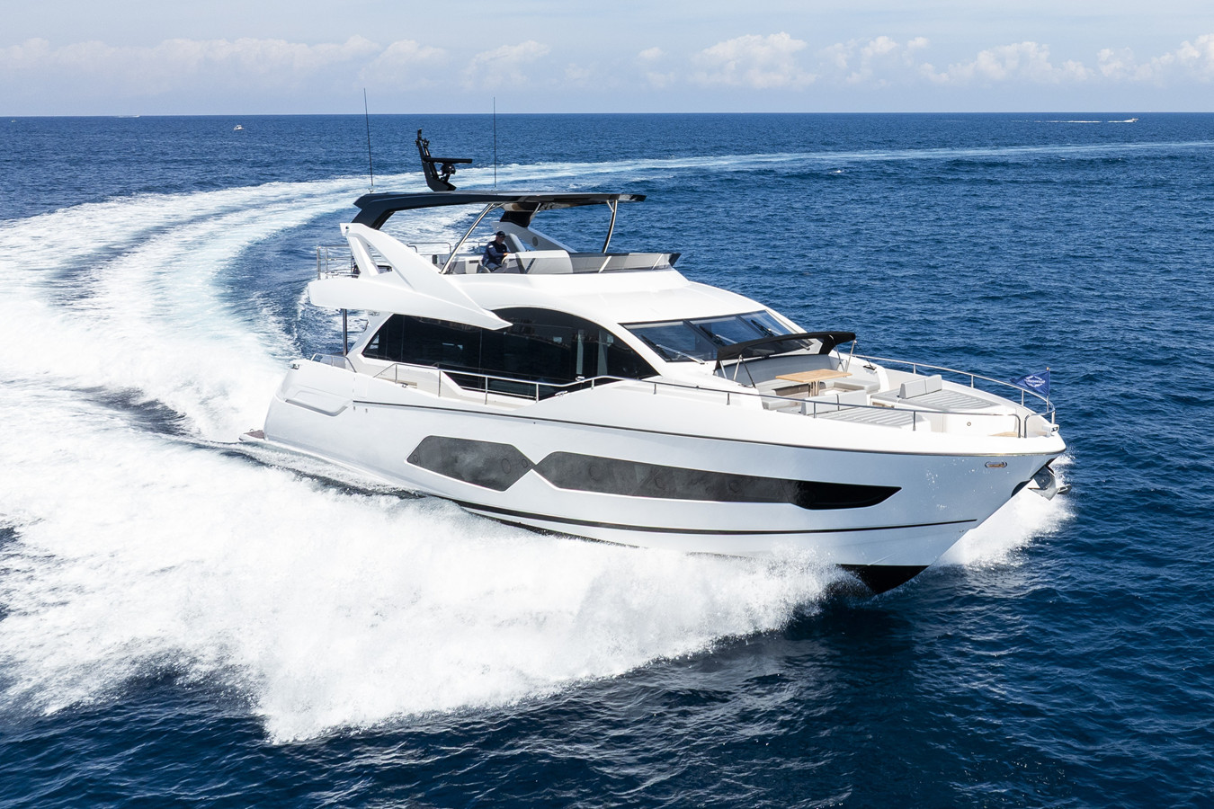 https://arconyachts.ams3.digitaloceanspaces.com/93126/conversions/large_4855955-optimize.jpg