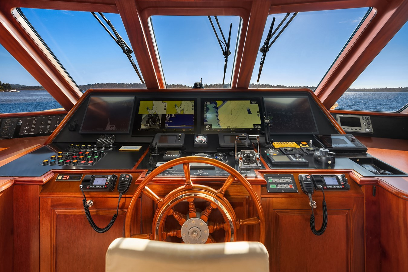 https://arconyachts.ams3.digitaloceanspaces.com/93151/conversions/large_4817970-optimize.jpg