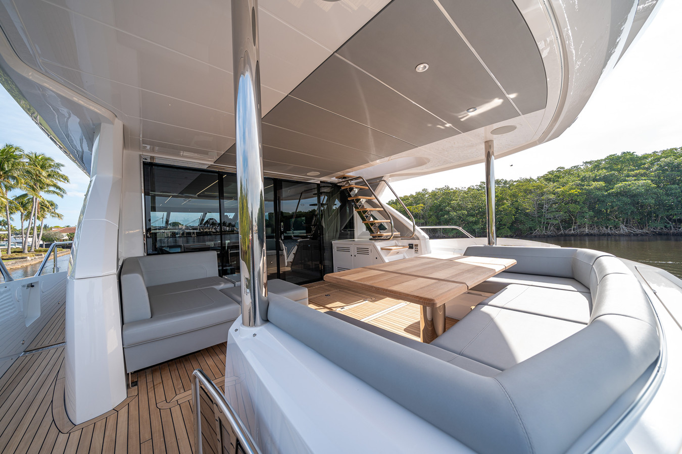 https://arconyachts.ams3.digitaloceanspaces.com/93152/conversions/large_4855962-optimize.jpg