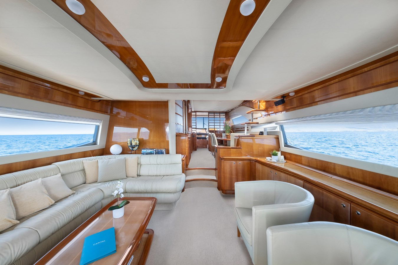 https://arconyachts.ams3.digitaloceanspaces.com/93279/conversions/large_4186697-optimize.jpg