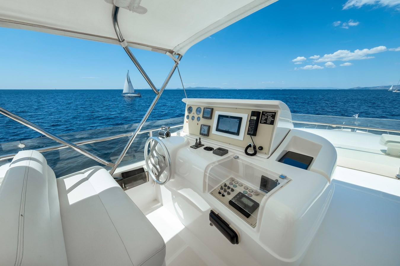 https://arconyachts.ams3.digitaloceanspaces.com/93300/conversions/large_4186706-optimize.jpg