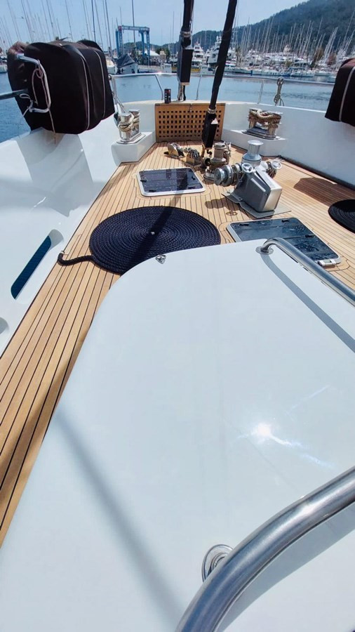https://arconyachts.ams3.digitaloceanspaces.com/93320/conversions/large_4765276-optimize.jpg
