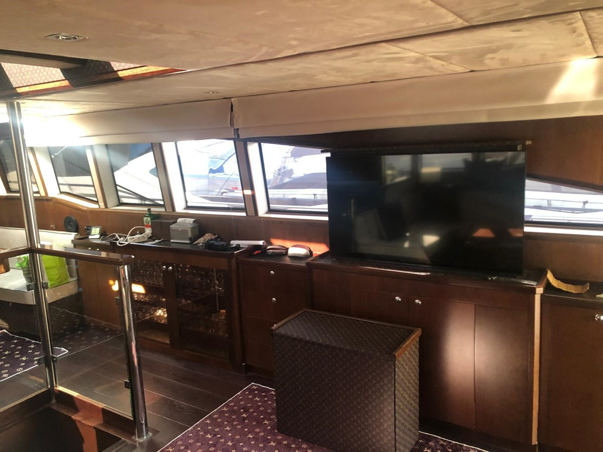 https://arconyachts.ams3.digitaloceanspaces.com/93343/conversions/large_4765284-optimize.jpg