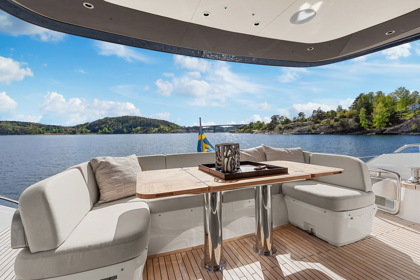 https://arconyachts.ams3.digitaloceanspaces.com/93380/conversions/large_4679040-optimize.jpg