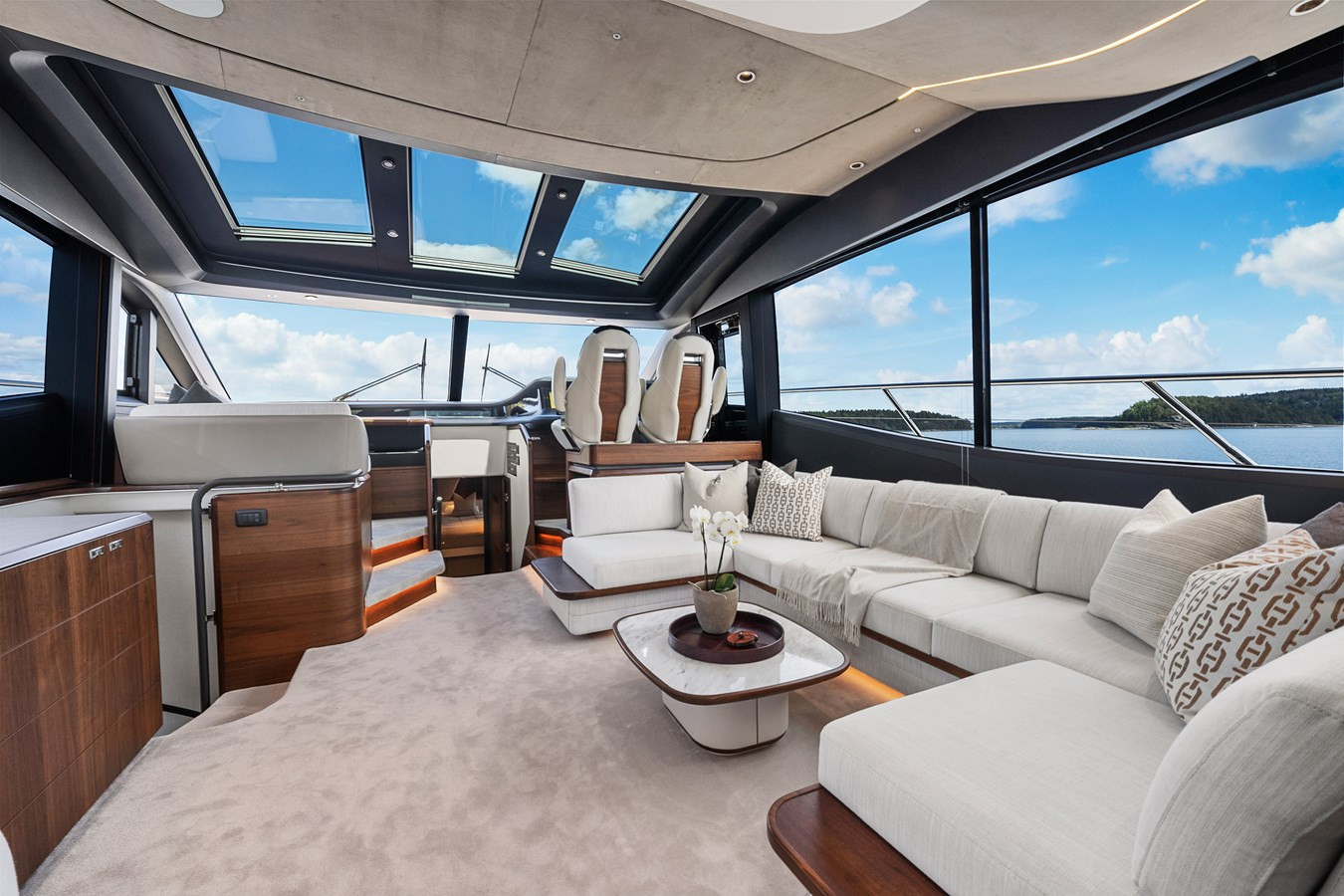 https://arconyachts.ams3.digitaloceanspaces.com/93390/conversions/large_4679044-optimize.jpg