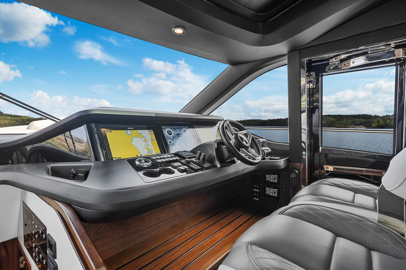 https://arconyachts.ams3.digitaloceanspaces.com/93399/conversions/large_4679047-optimize.jpg