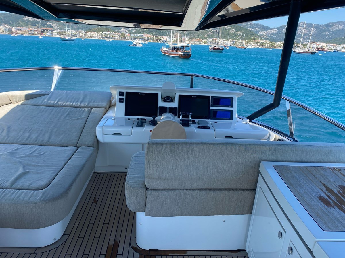 https://arconyachts.ams3.digitaloceanspaces.com/93413/conversions/large_4725965-optimize.jpg