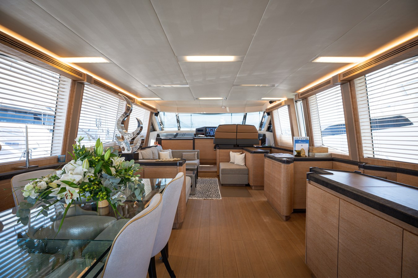 https://arconyachts.ams3.digitaloceanspaces.com/93468/conversions/large_4725935-optimize.jpg