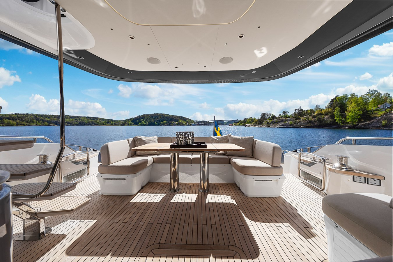 https://arconyachts.ams3.digitaloceanspaces.com/93522/conversions/large_4679087-optimize.jpg
