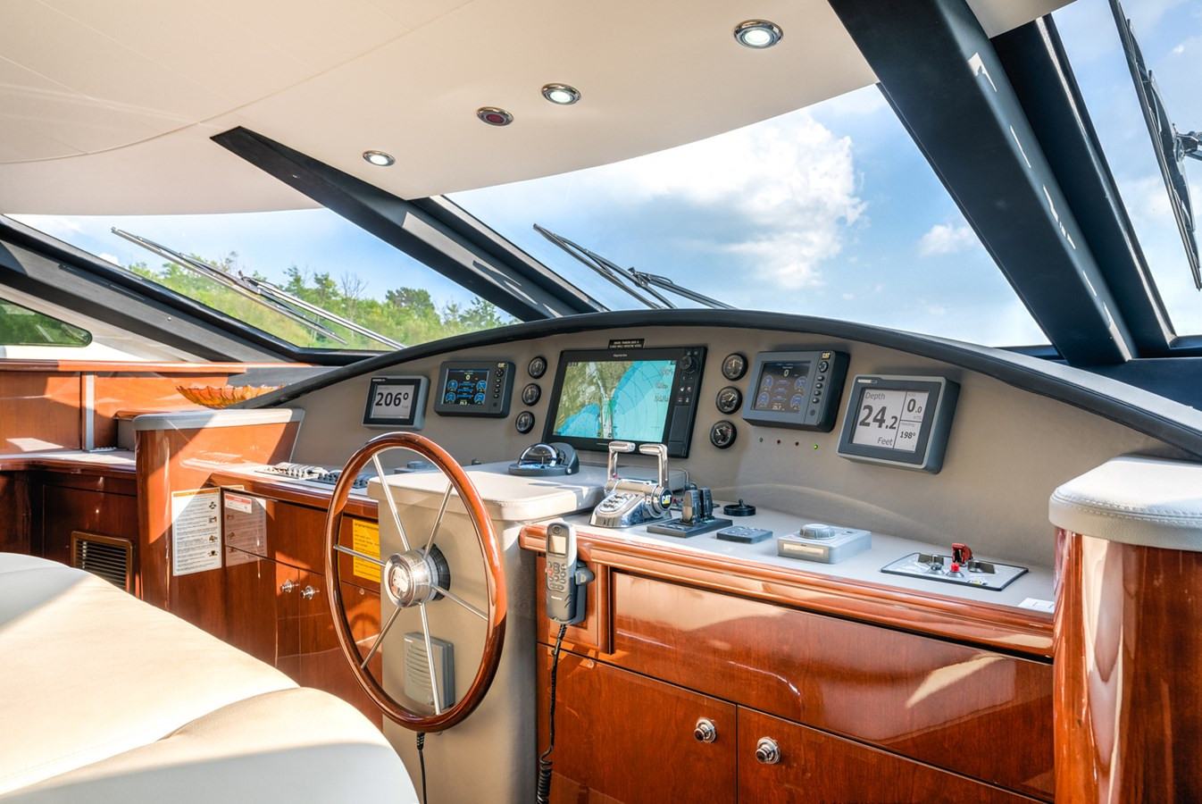 https://arconyachts.ams3.digitaloceanspaces.com/93597/conversions/large_4548207-optimize.jpg