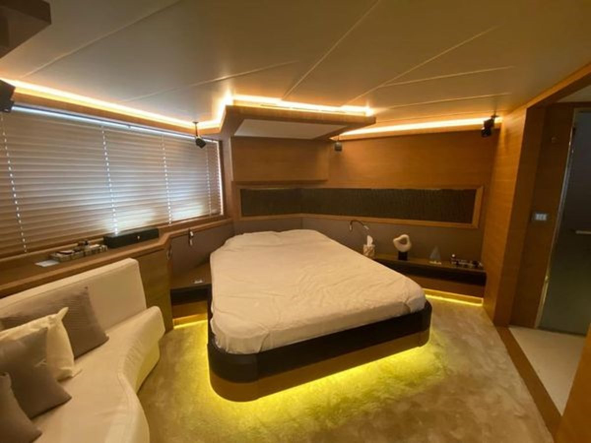 https://arconyachts.ams3.digitaloceanspaces.com/93611/conversions/large_3895253-optimize.jpg