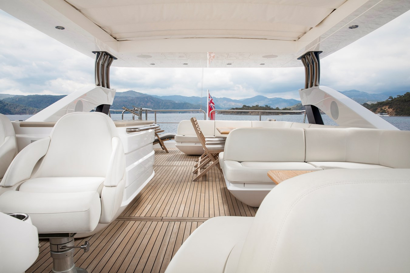 https://arconyachts.ams3.digitaloceanspaces.com/93613/conversions/large_4560930-optimize.jpg