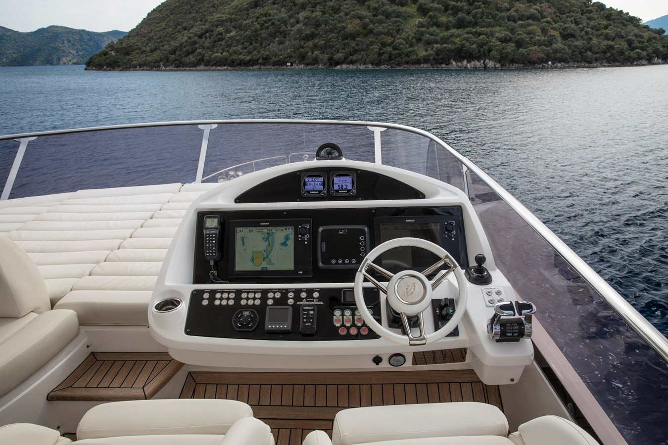 https://arconyachts.ams3.digitaloceanspaces.com/93619/conversions/large_4560932-optimize.jpg