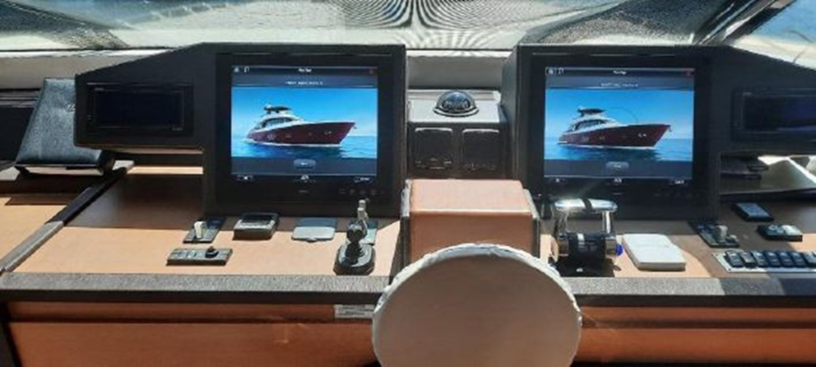 https://arconyachts.ams3.digitaloceanspaces.com/93623/conversions/large_3895257-optimize.jpg