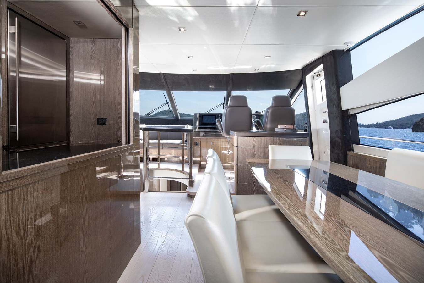 https://arconyachts.ams3.digitaloceanspaces.com/93630/conversions/large_4560936-optimize.jpg