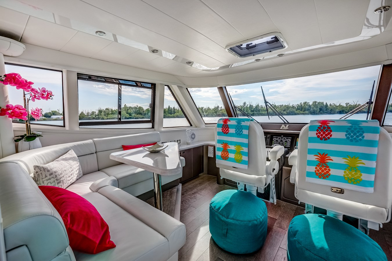https://arconyachts.ams3.digitaloceanspaces.com/93634/conversions/large_4548219-optimize.jpg